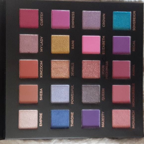 🌻5/$25 Eloise Makeup Eloise The Queen Eyeshadow Palette - Picture 5 of 5